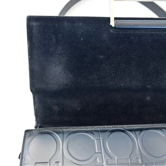 SALVATORE FERRAGAMO Black Smooth Leather Signature Gancini Pattern Shoulder Bag